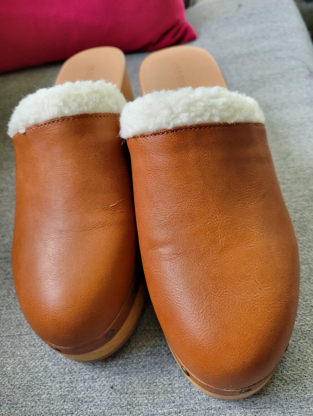 Old Navy Clogs Tan NWOT Size 9 - Picture 10 of 10